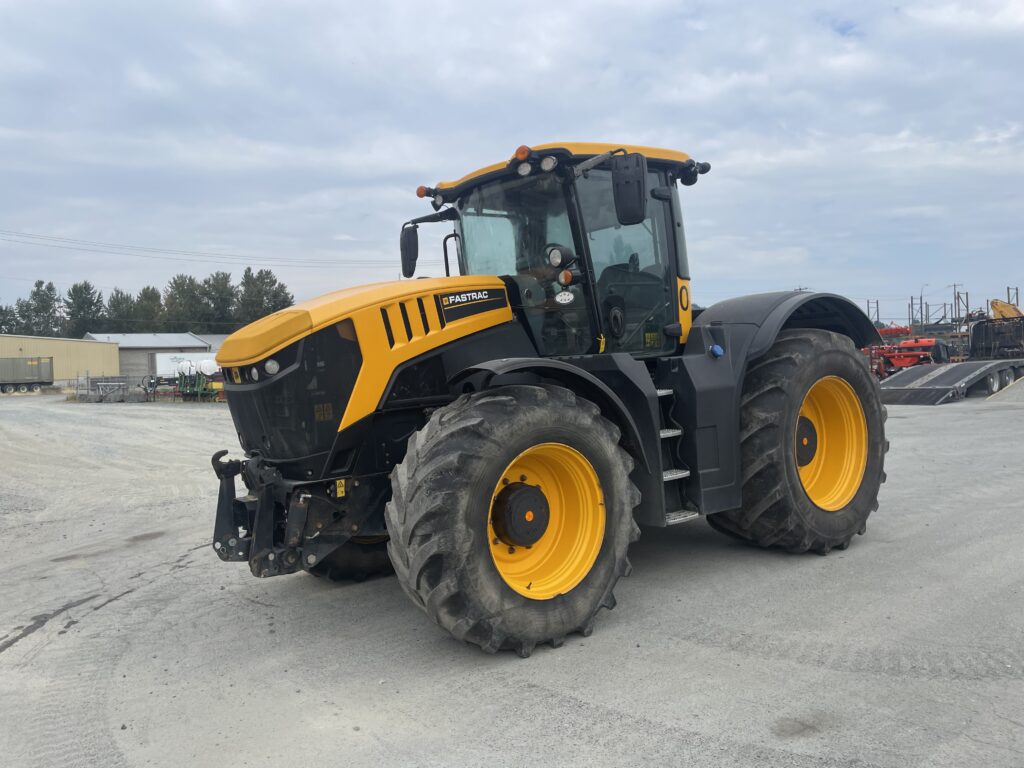 2016 JCB 8330 Fast Trac 1