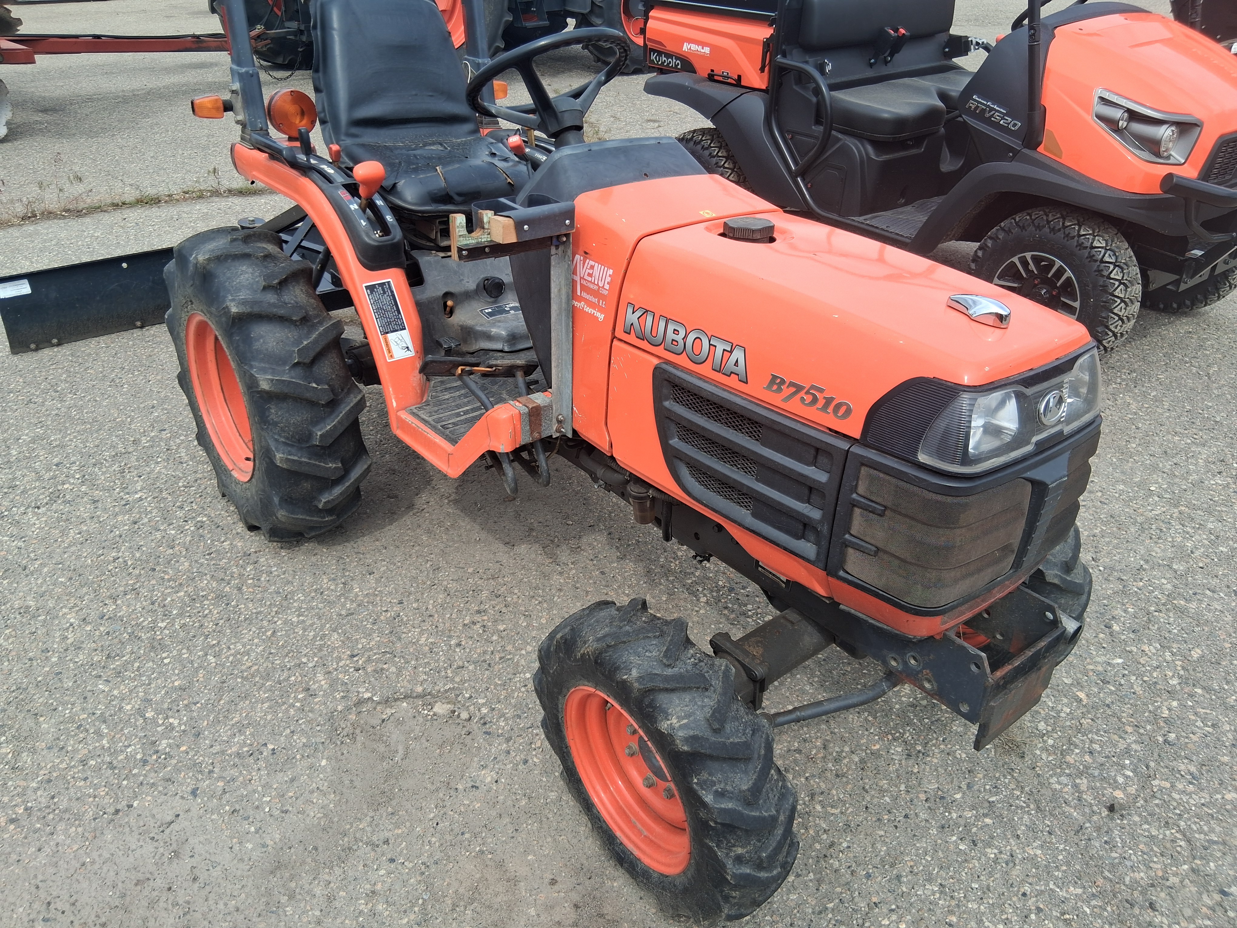 Used Kubota B7510 Tractor 2