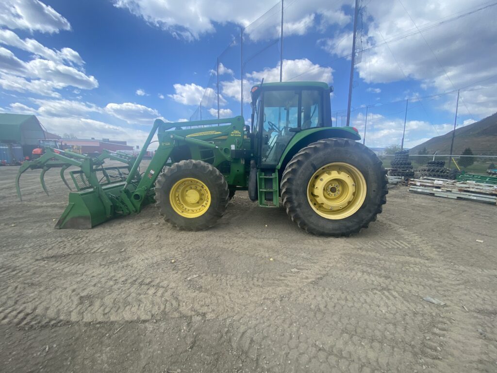 2010 John Deere Cab Tractor 7330