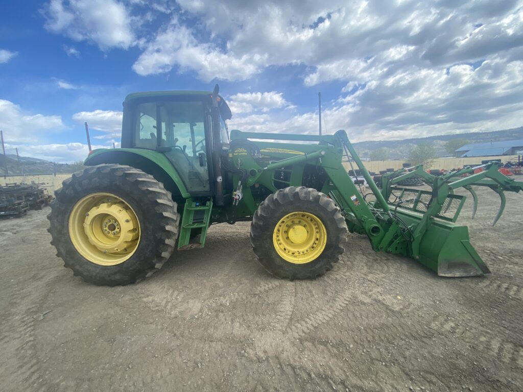 2010 John Deere Cab Tractor 7330 2