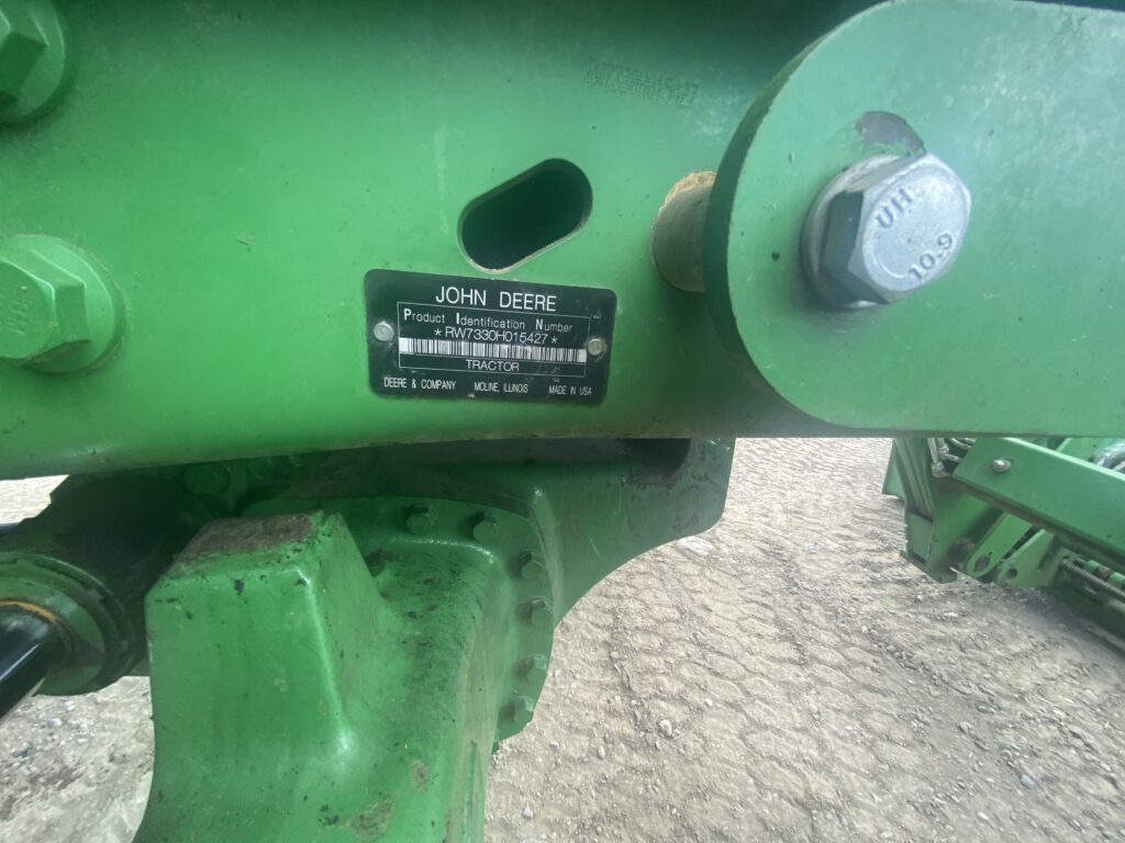 2010 John Deere Cab Tractor 7330 3