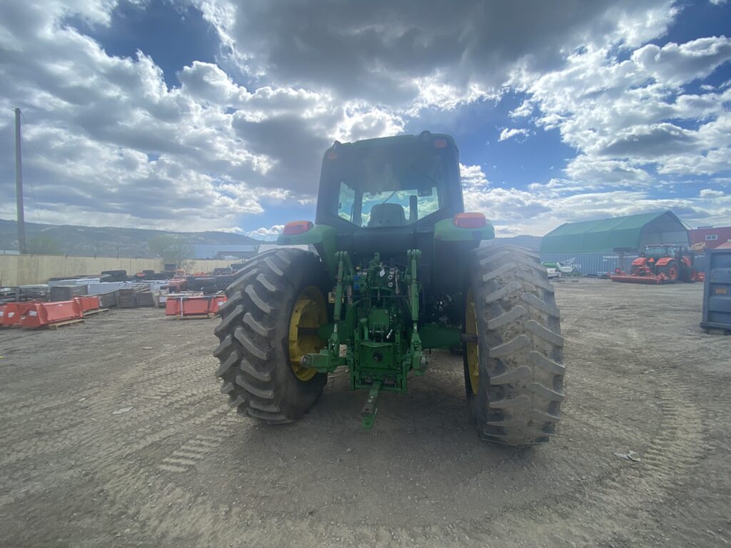 2010 John Deere Cab Tractor 7330 5