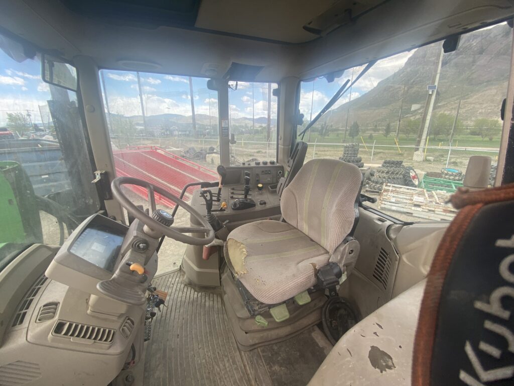 2010 John Deere Cab Tractor 7330 7