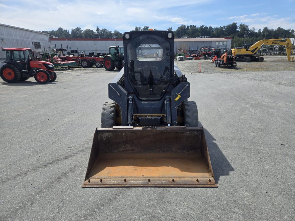 2011 John Deere 318D Skid Steer 4
