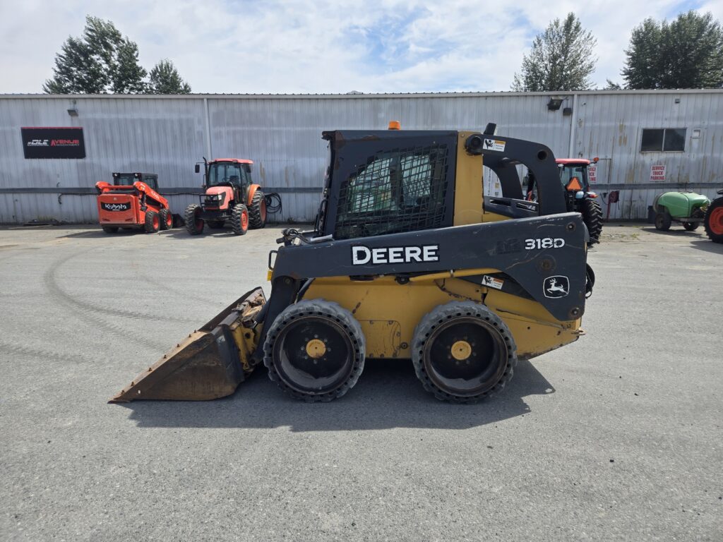 2011 John Deere 318D Skid Steer 1