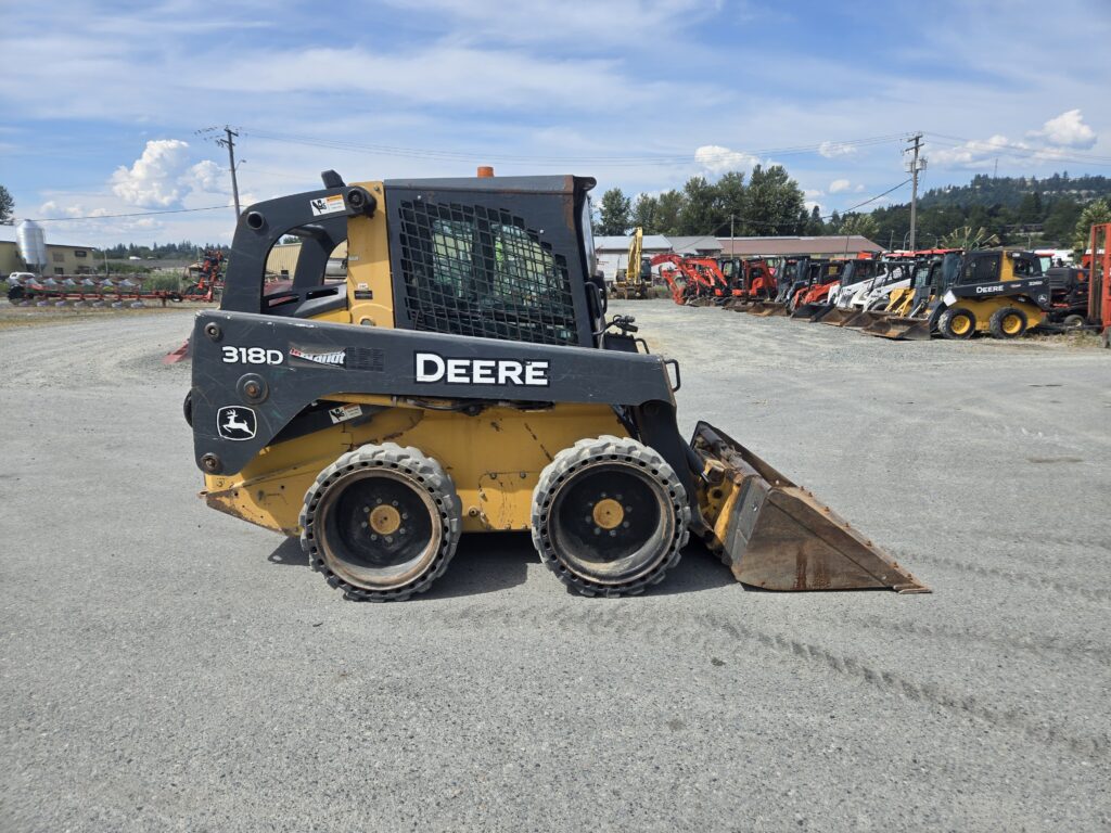 2011 John Deere 318D Skid Steer 3