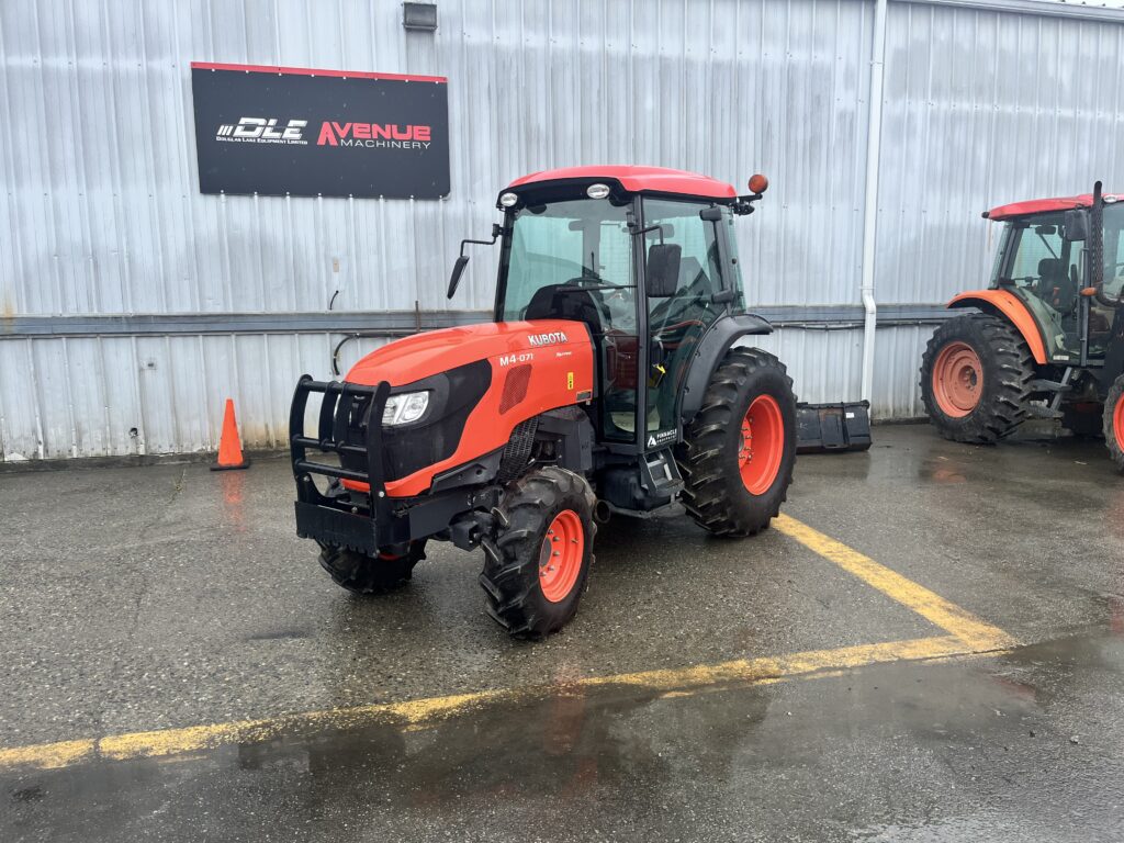 2017 Kubota M4N-071HDCC12 Narrow Cab Tractor