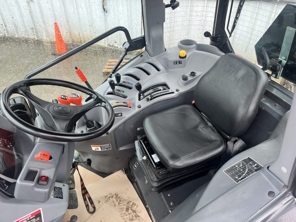 2017 Kubota M4N-071HDCC12 Narrow Cab Tractor 4