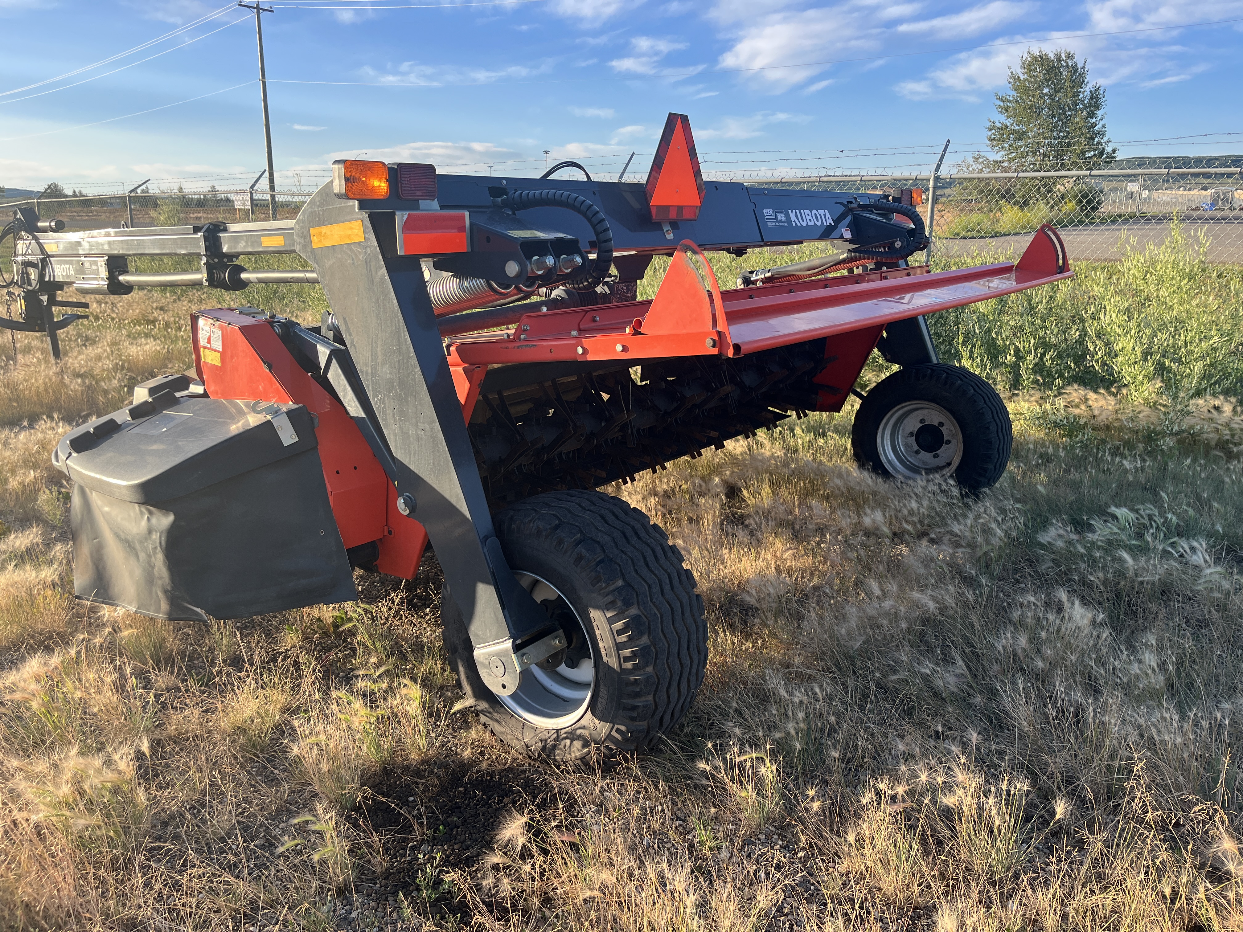 2016 Kubota DMC 8540T Mower Conditioner 3