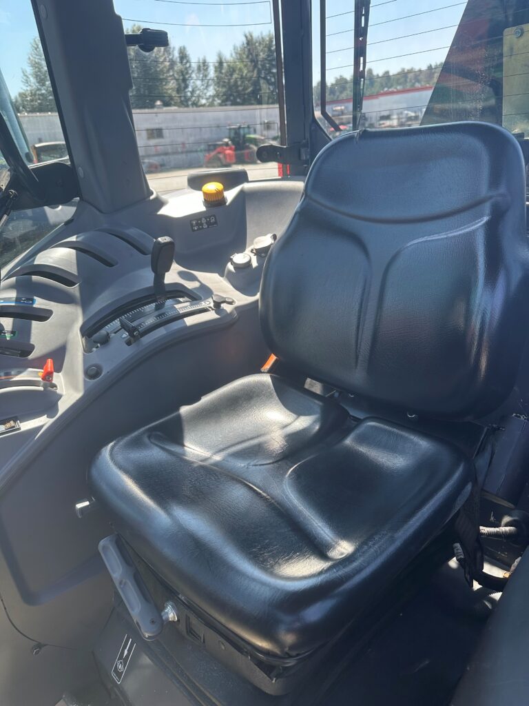 2022 Kubota M5N-111HDCC12 Tractor 5