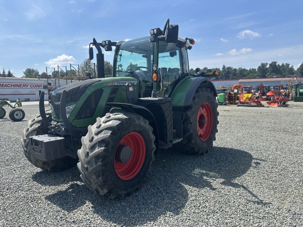 2012 Fendt 718 Tractor
