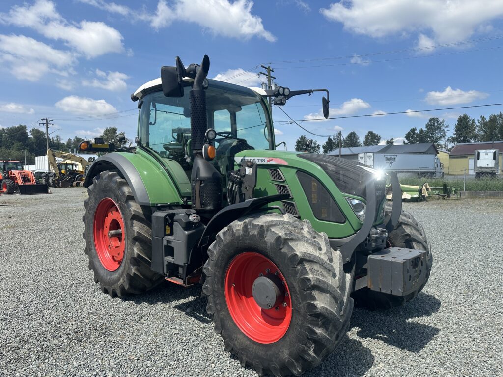 2012 Fendt 718 Tractor 2