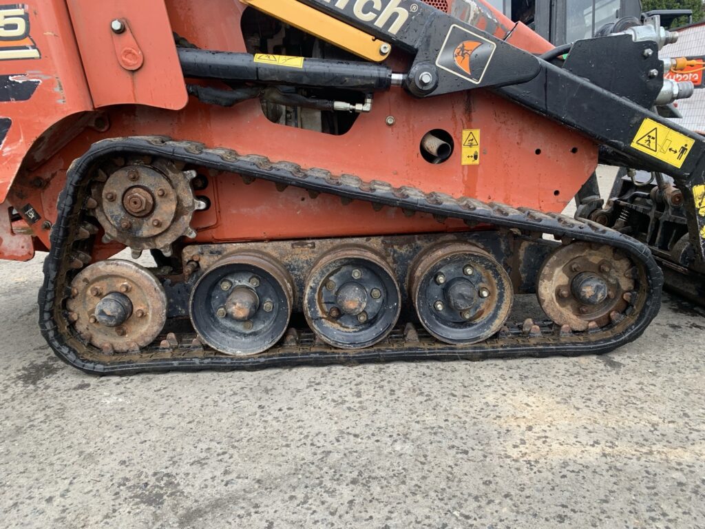 2016 Ditch Witch SK755 5