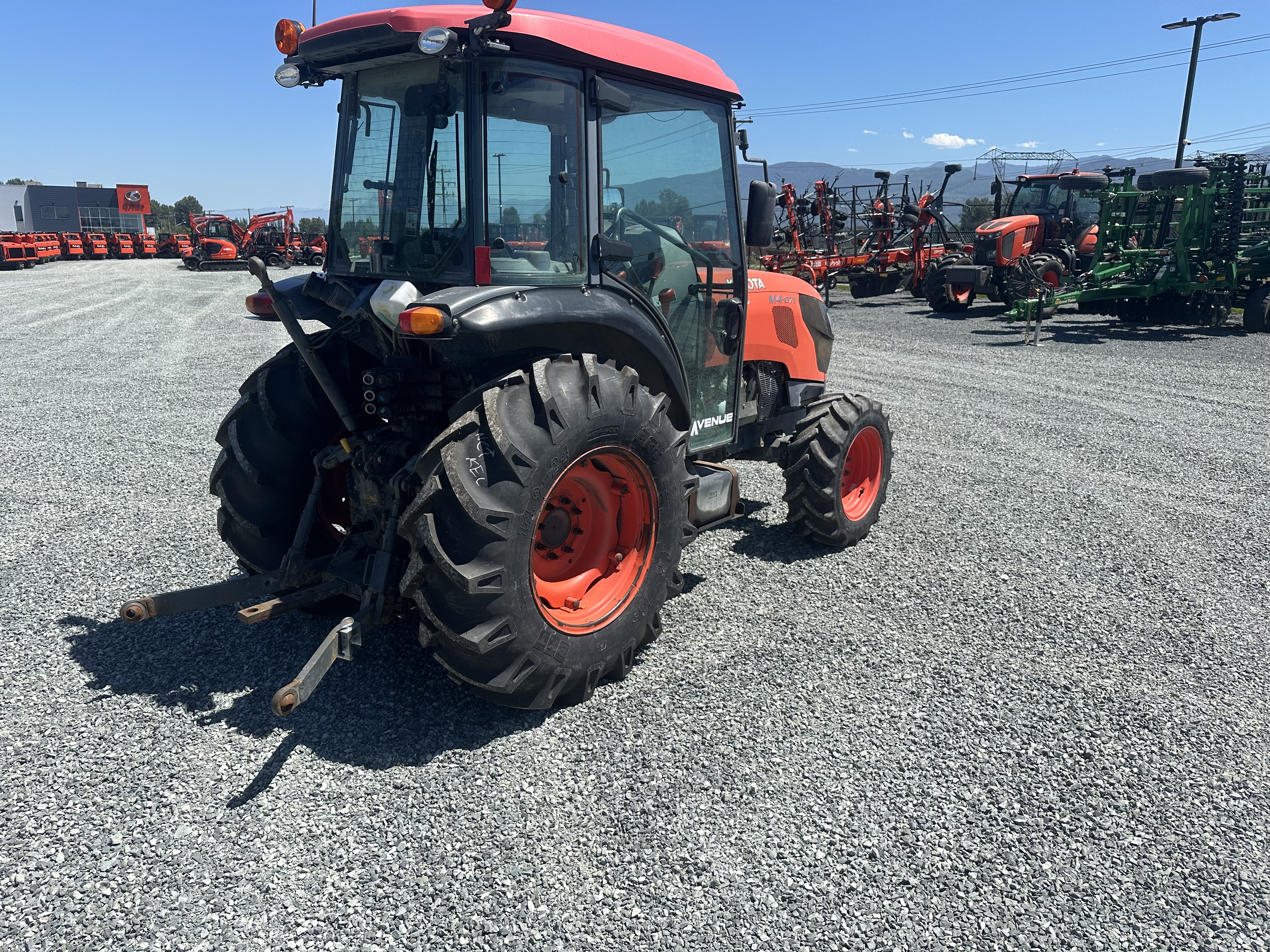2019 Kubota M4N-071HDCC12 Tractor 1