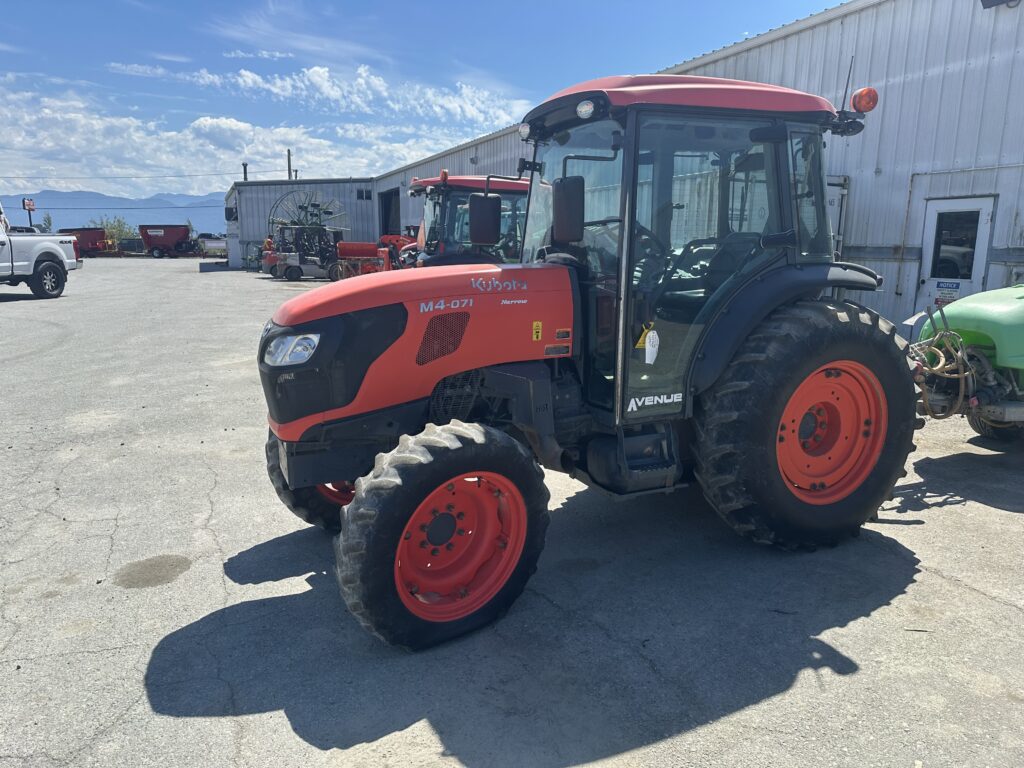 2022 Kubota M4N-071HDCC12 Tractor