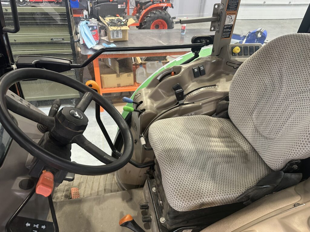 2017 JOhn Deere 5075GV Tractor 4