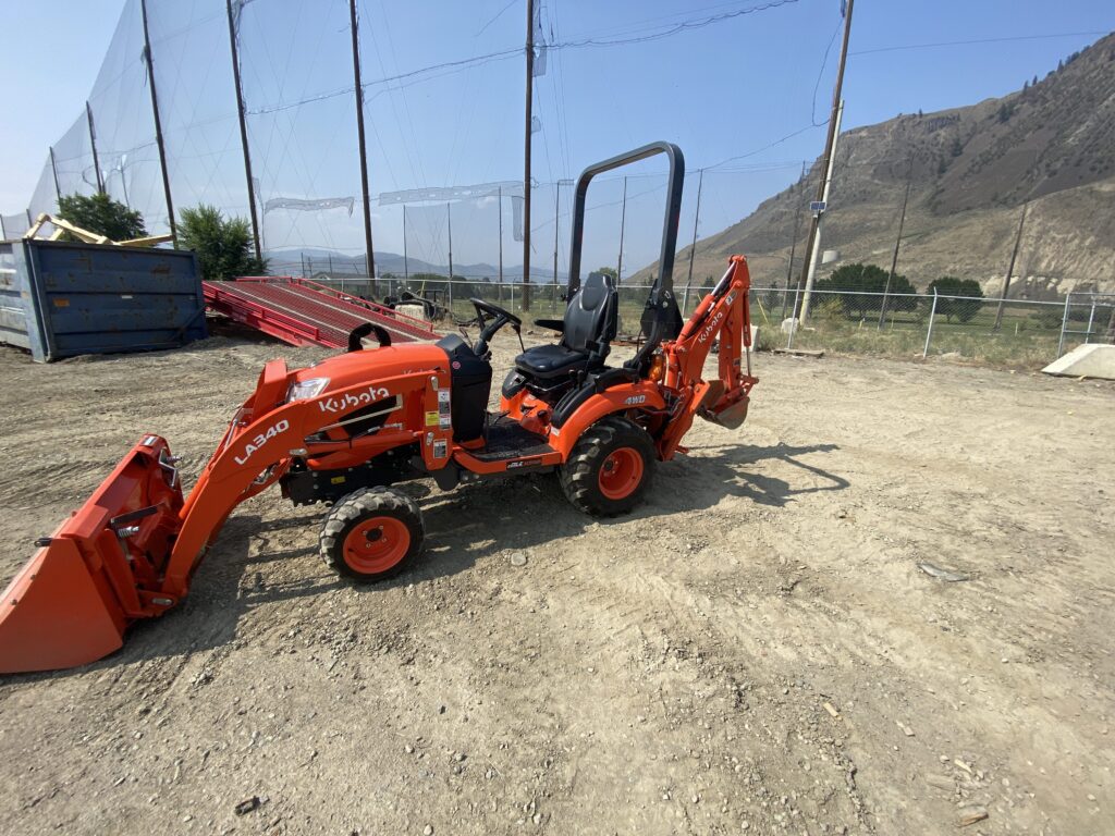 2025 Kubota BX23s-1 Tractor/backhoe 3