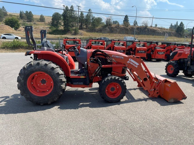 2016 Kubota L4760HST 1