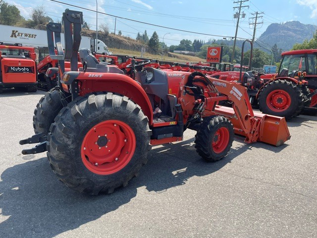 2016 Kubota L4760HST 2
