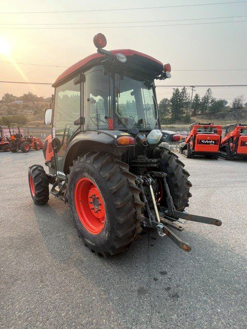 Kubota M4N-071HDCC12 Tractor 3