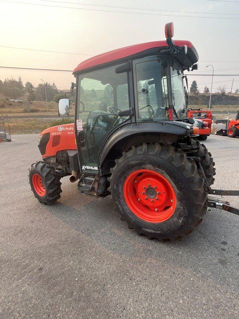 Kubota M4N-071HDCC12 Tractor 4