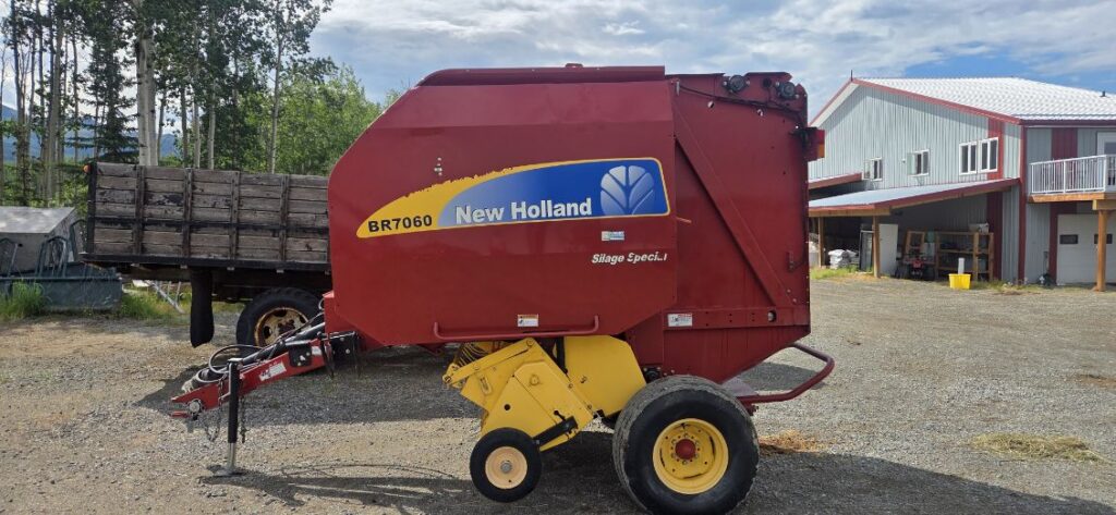 2011 New Holland BR7060 baler