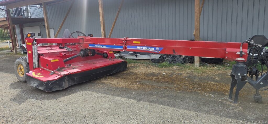 2017 New Holland 310R Discbine 3