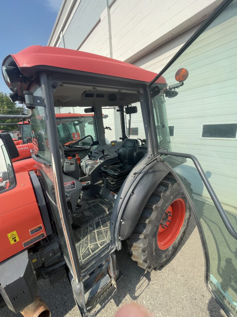 Kubota M4N-071HDCC12 Tractor 6