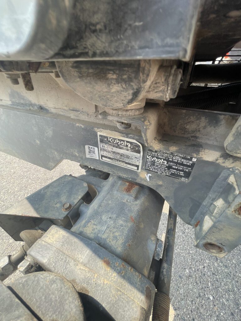 Kubota M4N-071HDCC12 Tractor 7