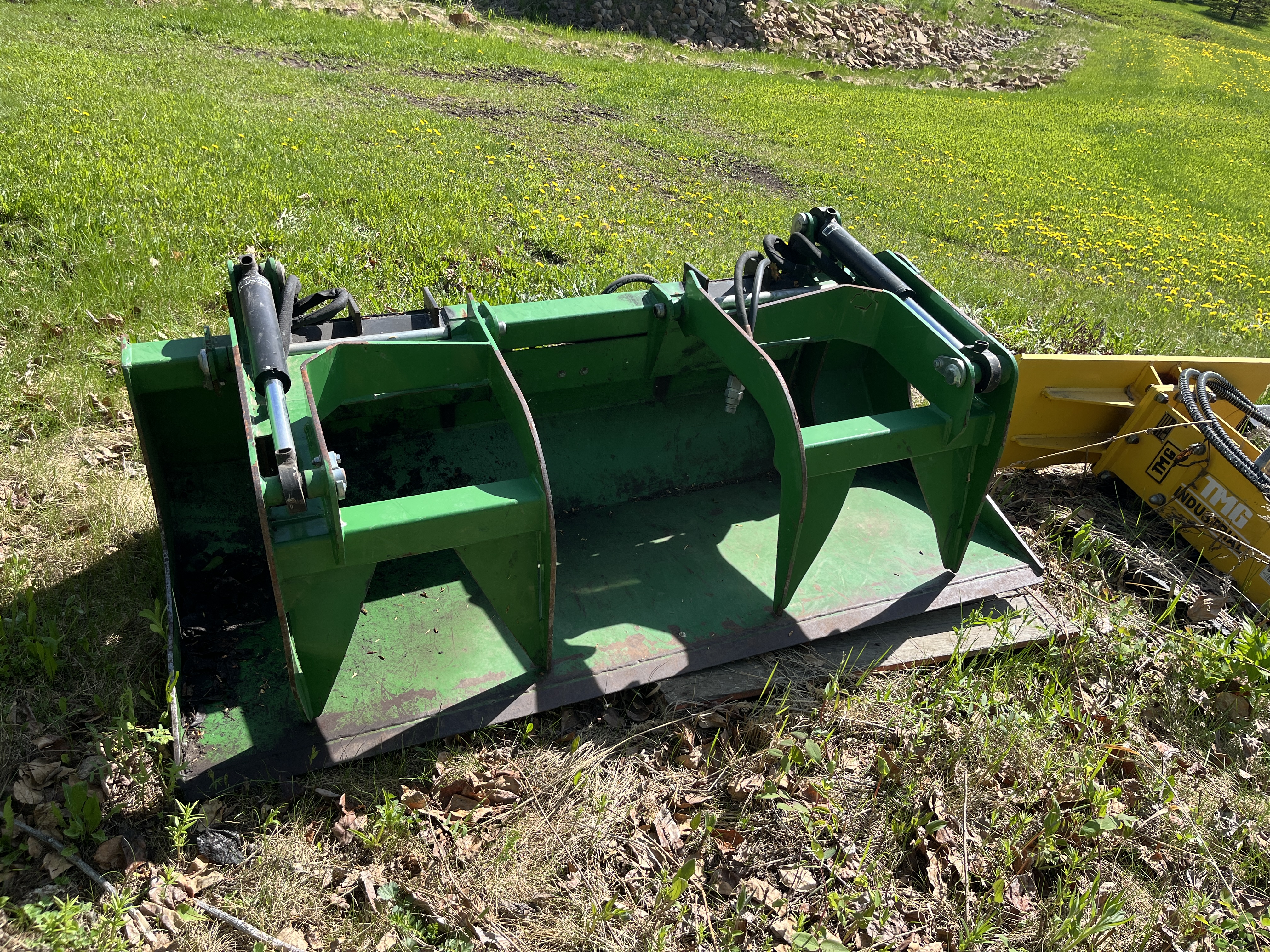 Frontier Scrap Grapple Bucket