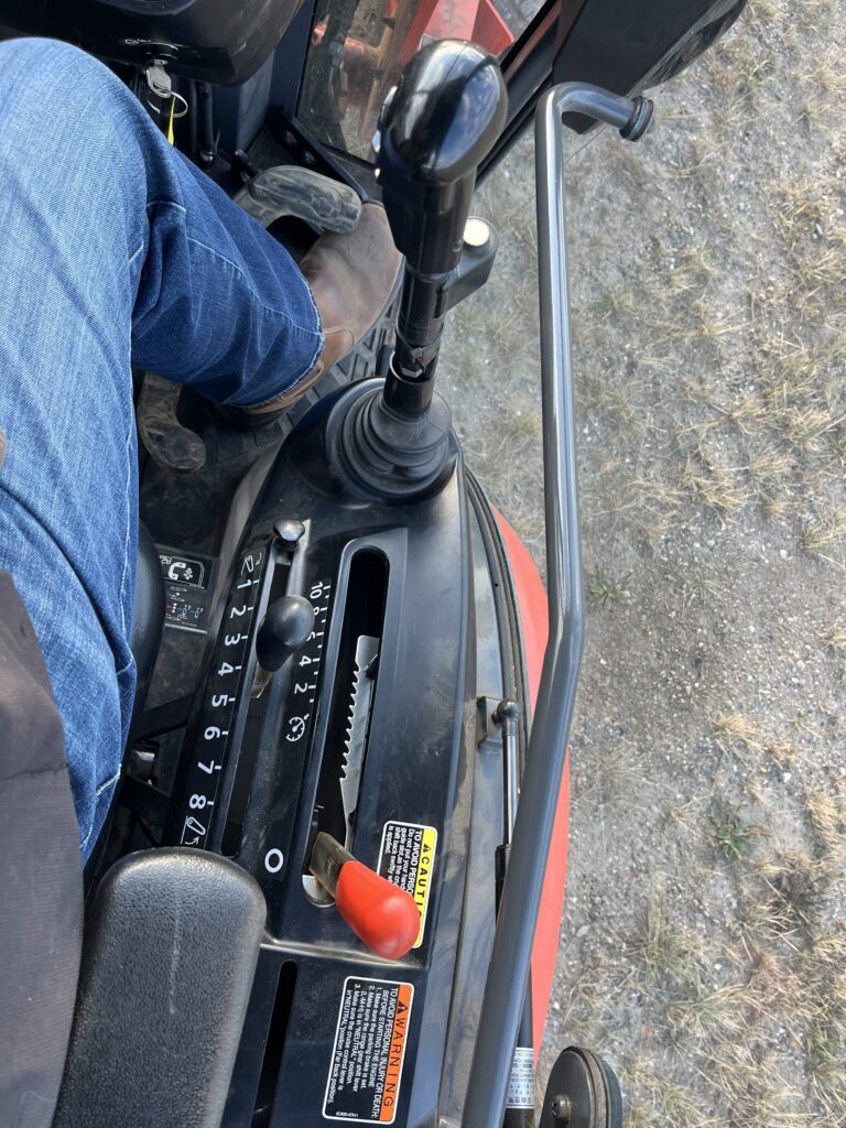 2023 Kubota LX2610 tractor 9