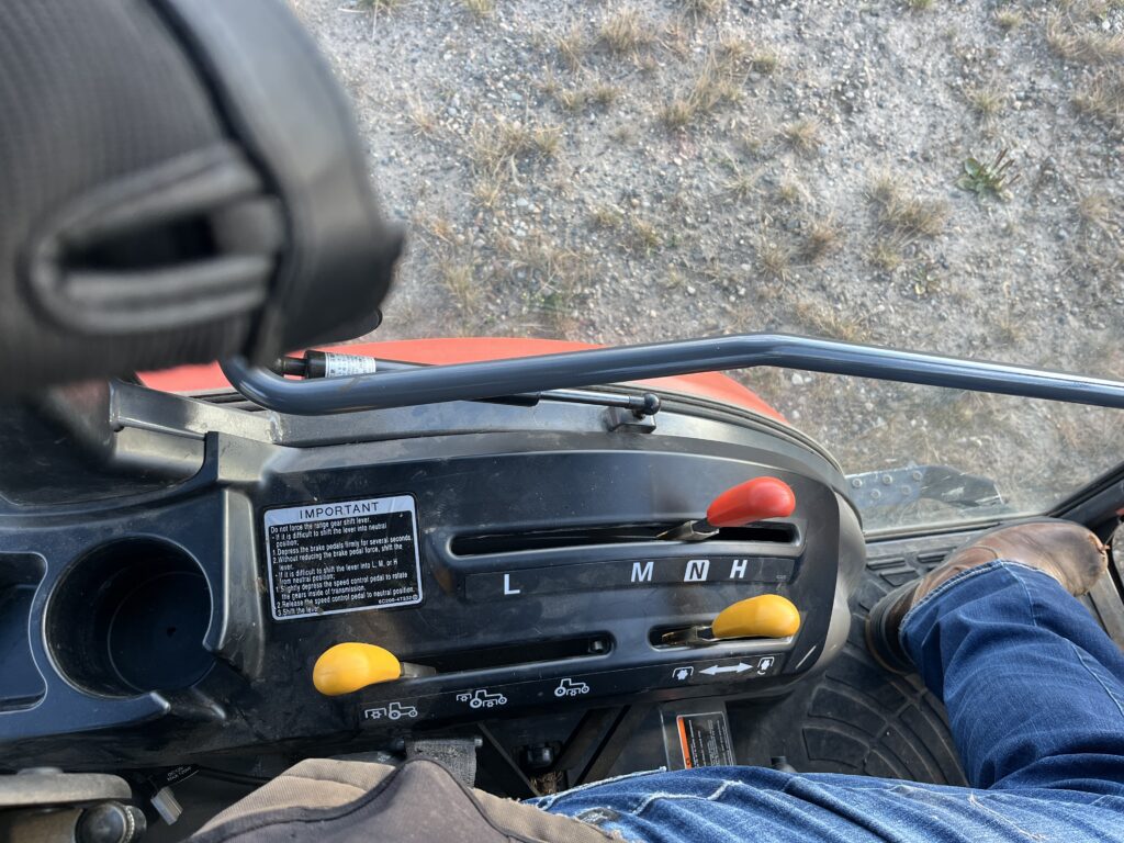 2023 Kubota LX2610 tractor 10