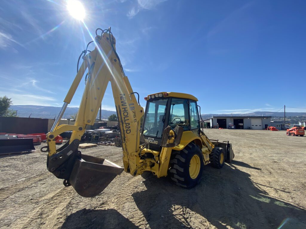 2003 New Holland LB75B Tractor/Loader/Backhoe 1