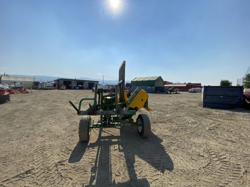 2015 Hustler CHX5000 Trailer Bale Feeder 1