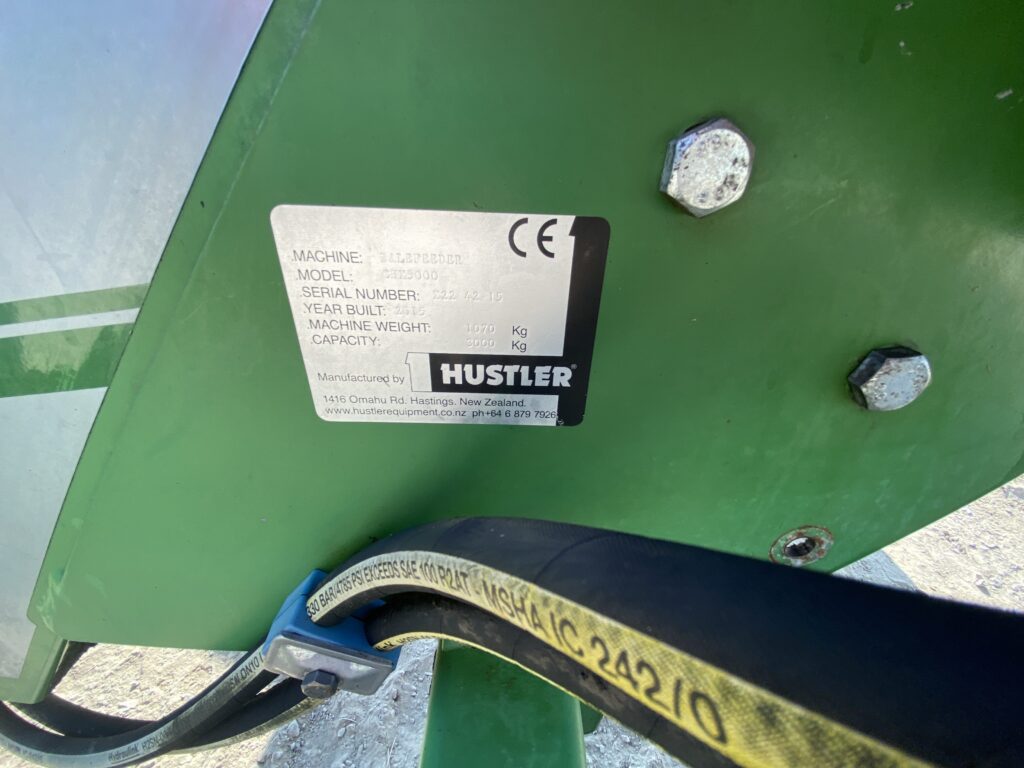 2015 Hustler CHX5000 Trailer Bale Feeder 4