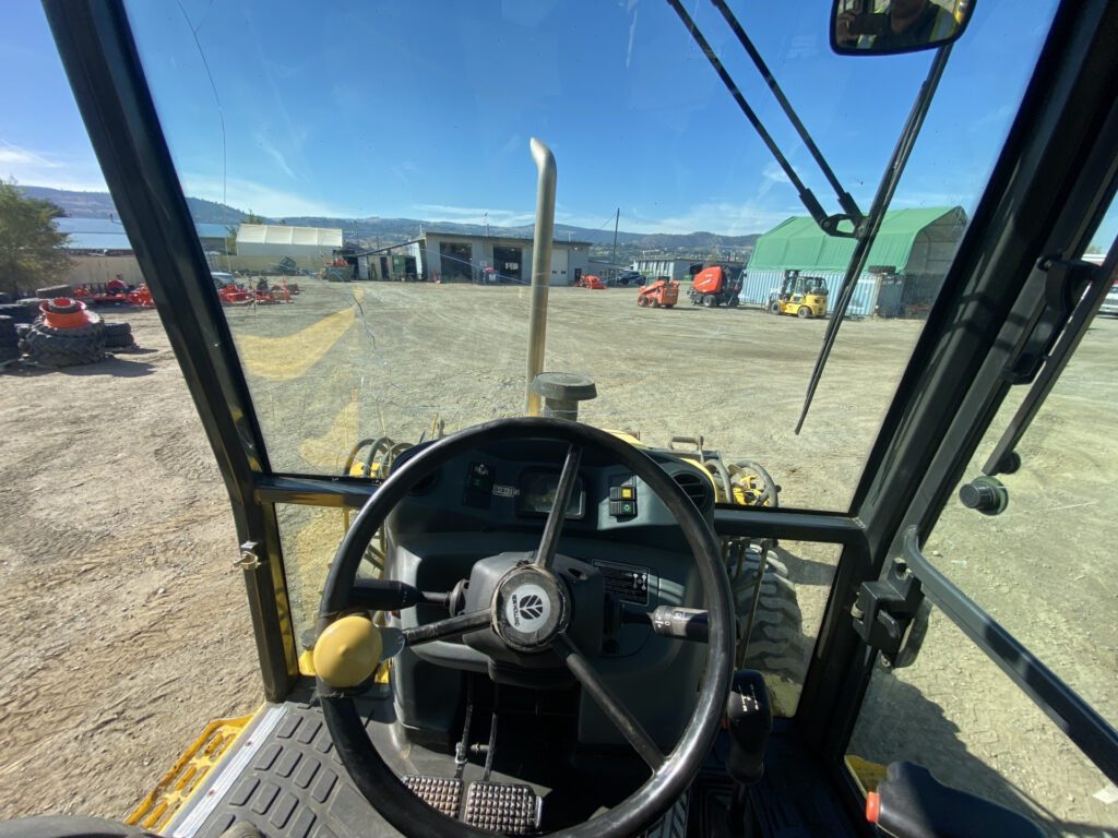 2003 New Holland LB75B Tractor/Loader/Backhoe 8