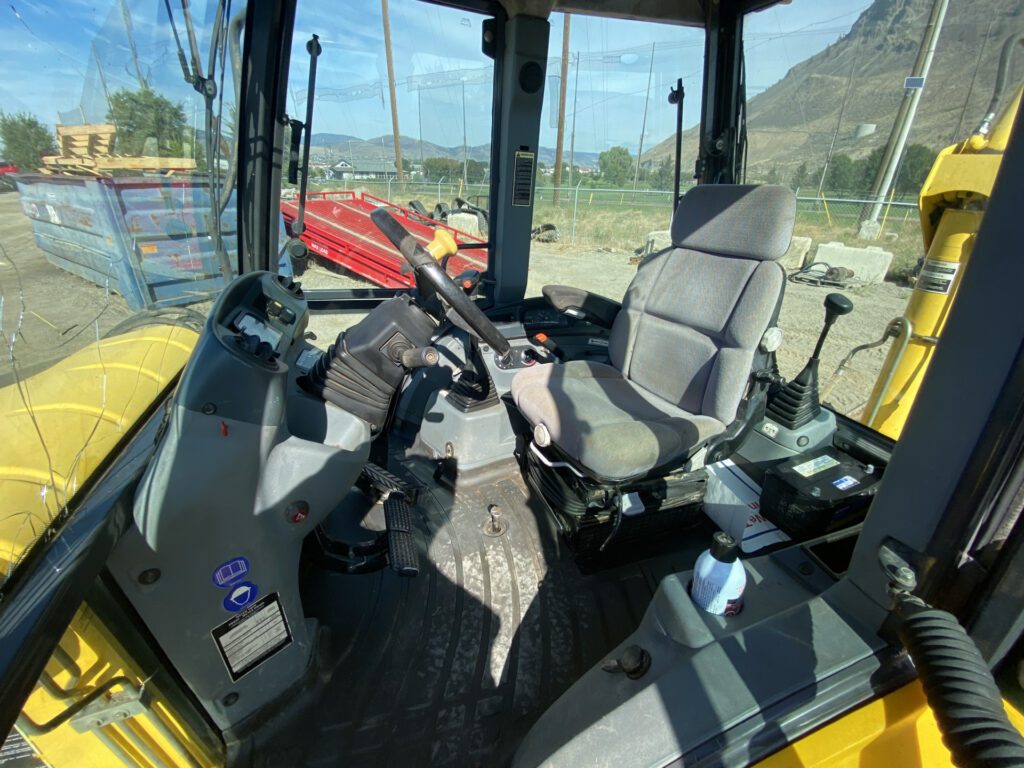 2003 New Holland LB75B Tractor/Loader/Backhoe 5