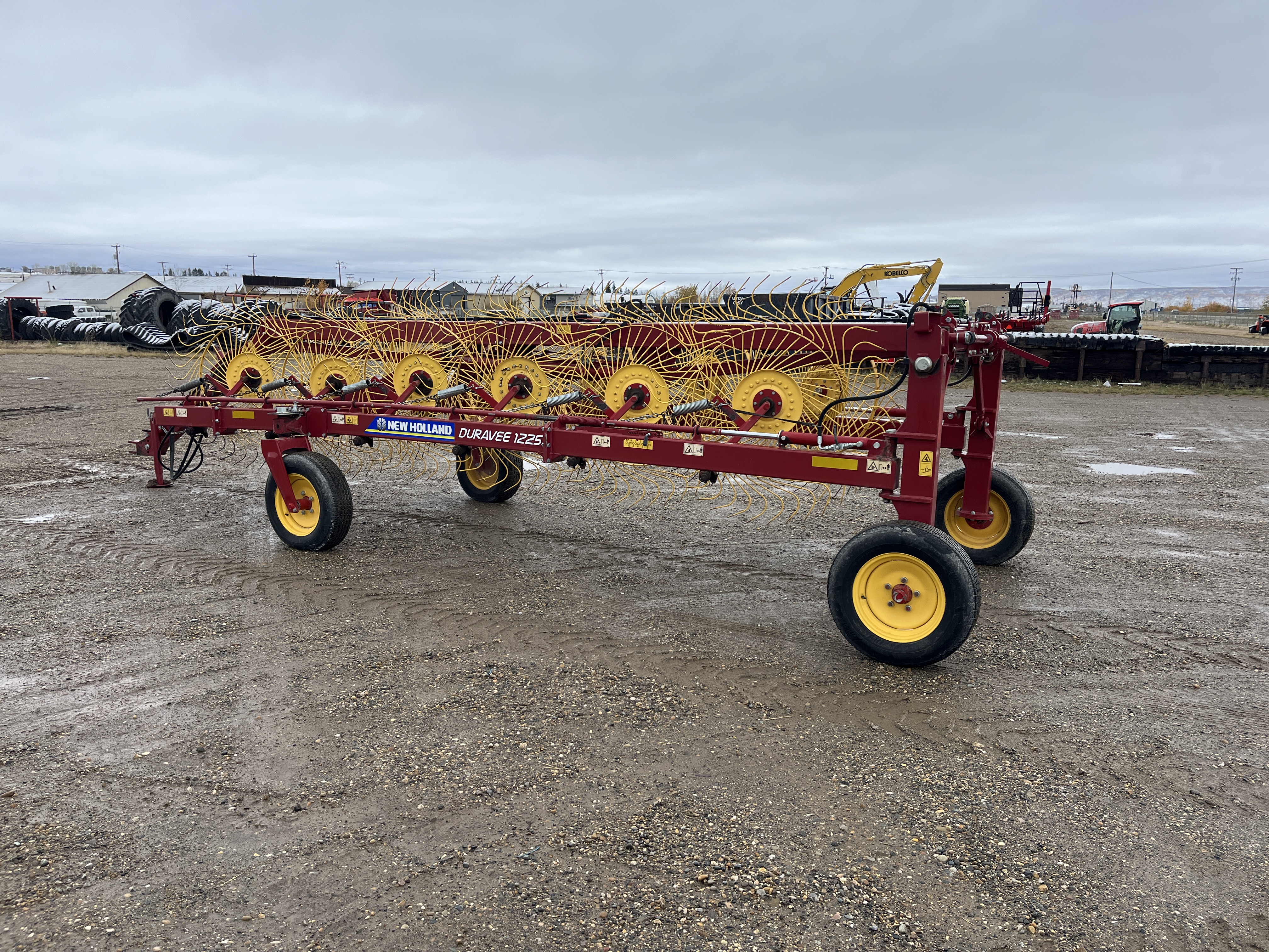 2015 New Holland Duravee1225 trailing wheel rake 4