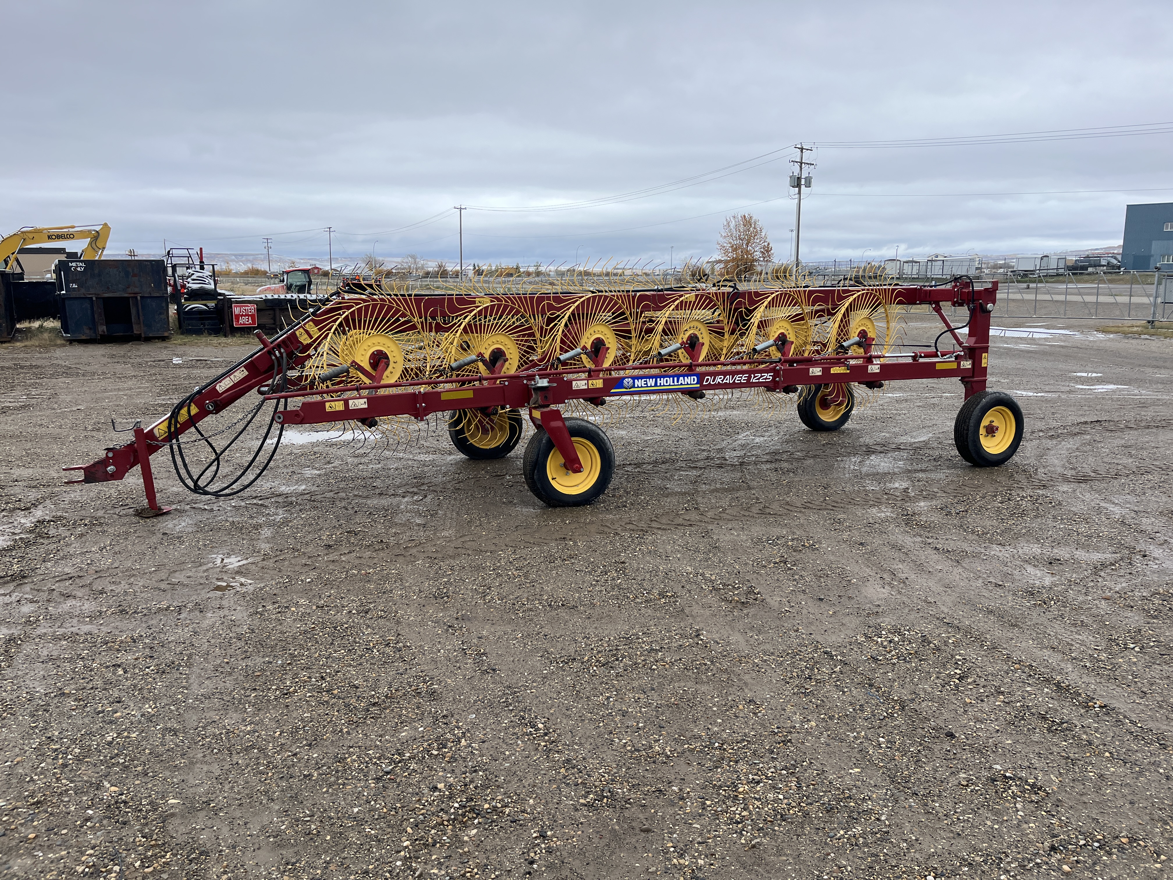 2015 New Holland Duravee1225 trailing wheel rake 5
