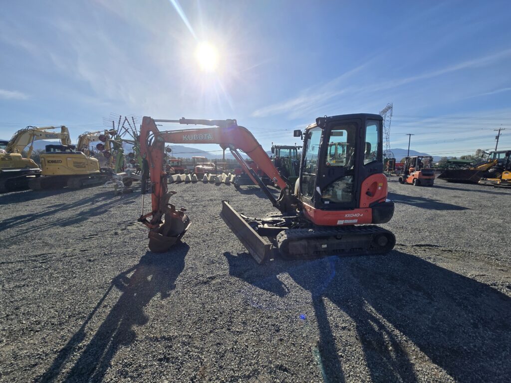 2018 Kubota KX040-4GTA Excavator with 6-Way Dozer Blade 1