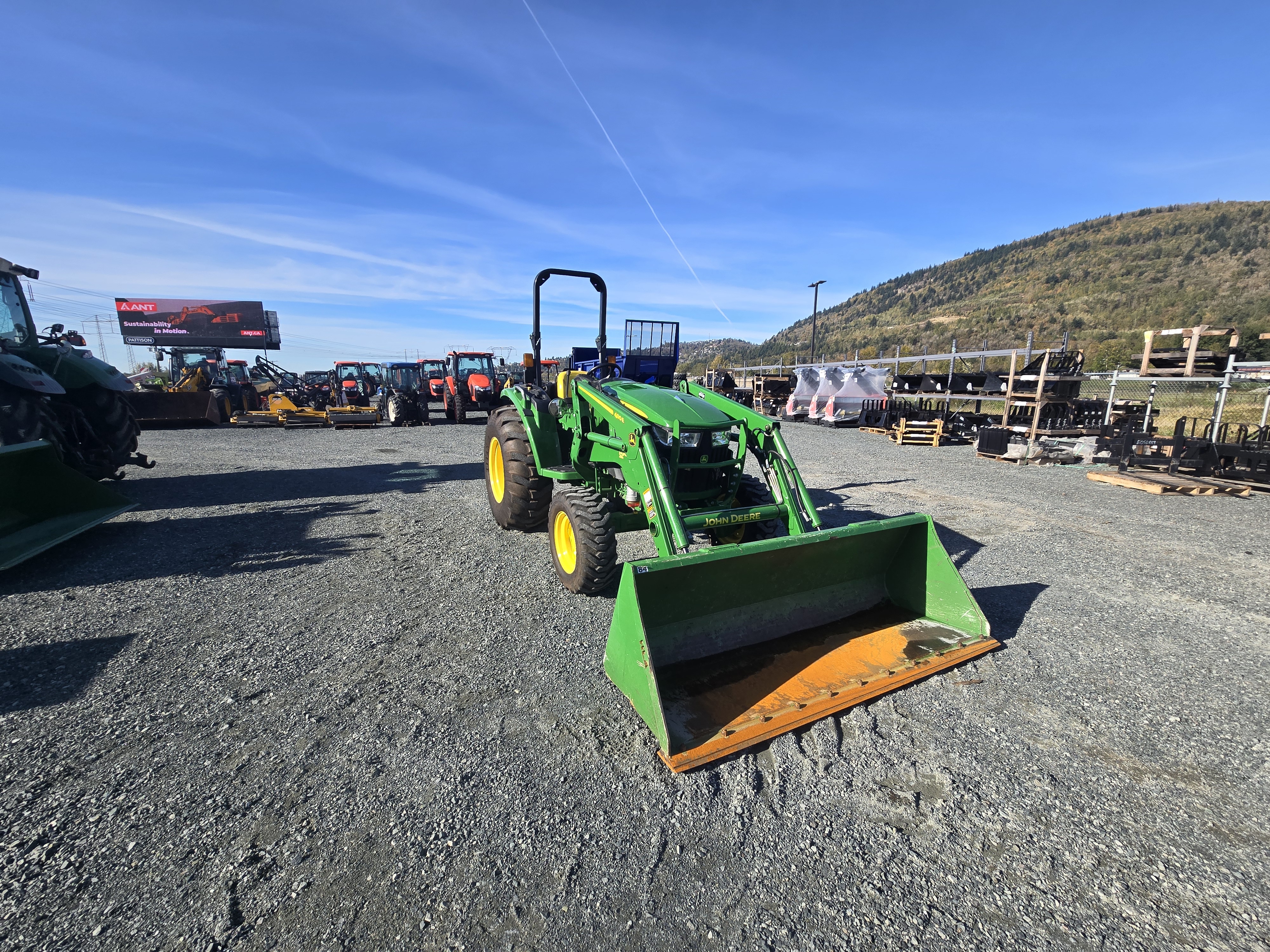 2019 John Deere 4044M Tractor with Loader 5