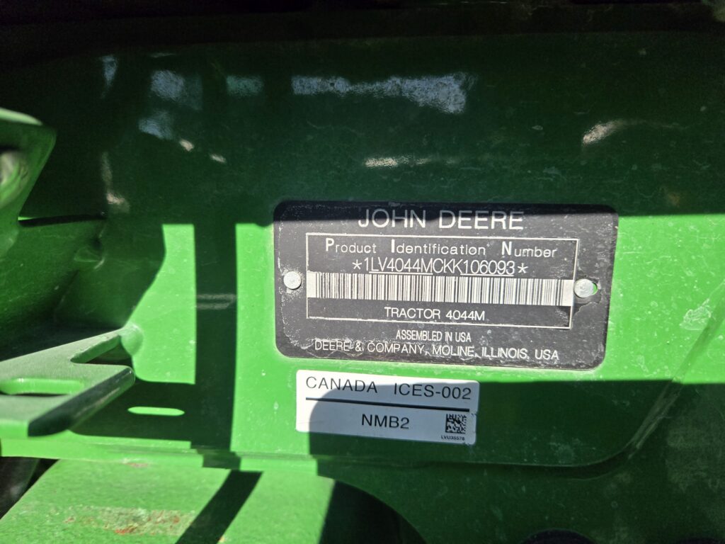 2019 John Deere 4044M Tractor with Loader 10