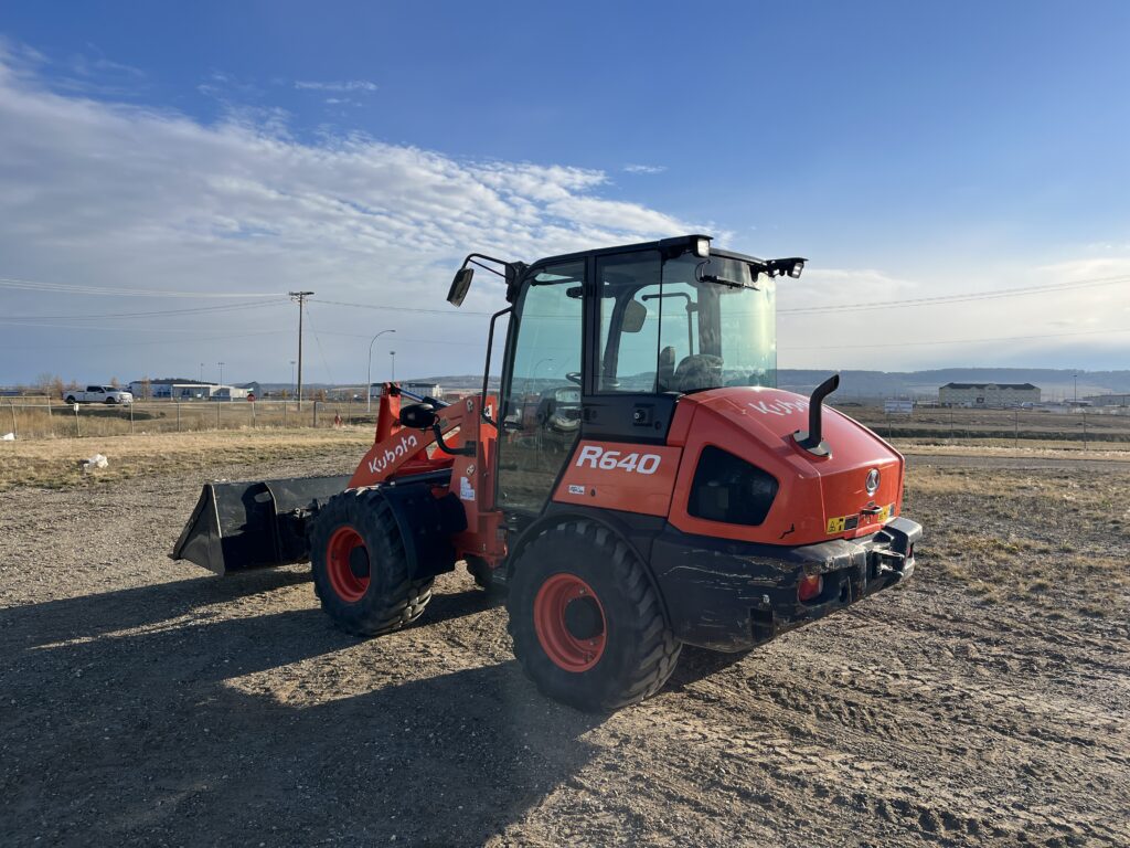 2022 Kubota  R640  Wheel Loader 3