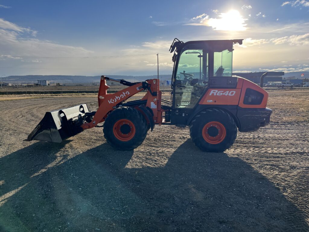 2022 Kubota  R640  Wheel Loader 4