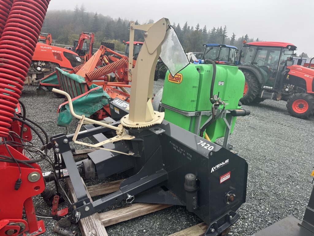 2021 Farm king Y740 Snow blower 1