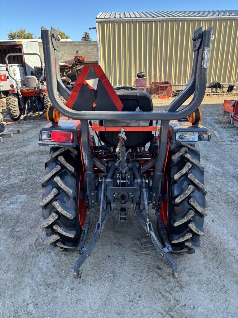 2017 Kubota L3301 Tractor 2